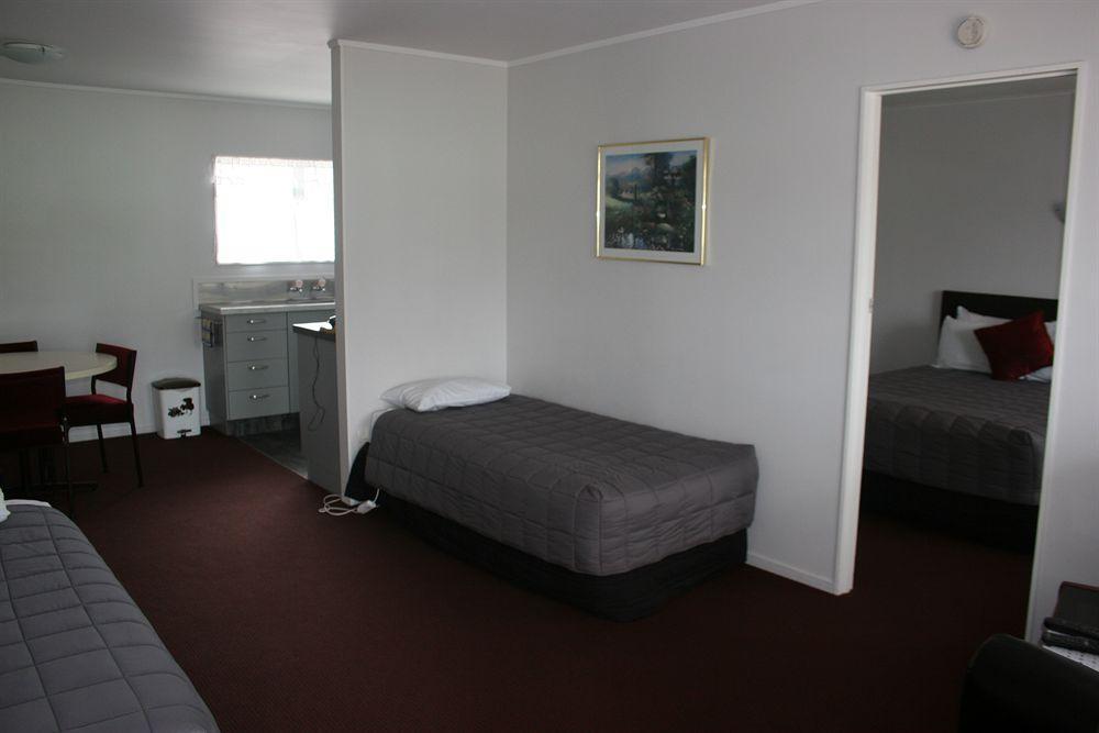 Burgundy Rose Motel Whangarei Exterior foto